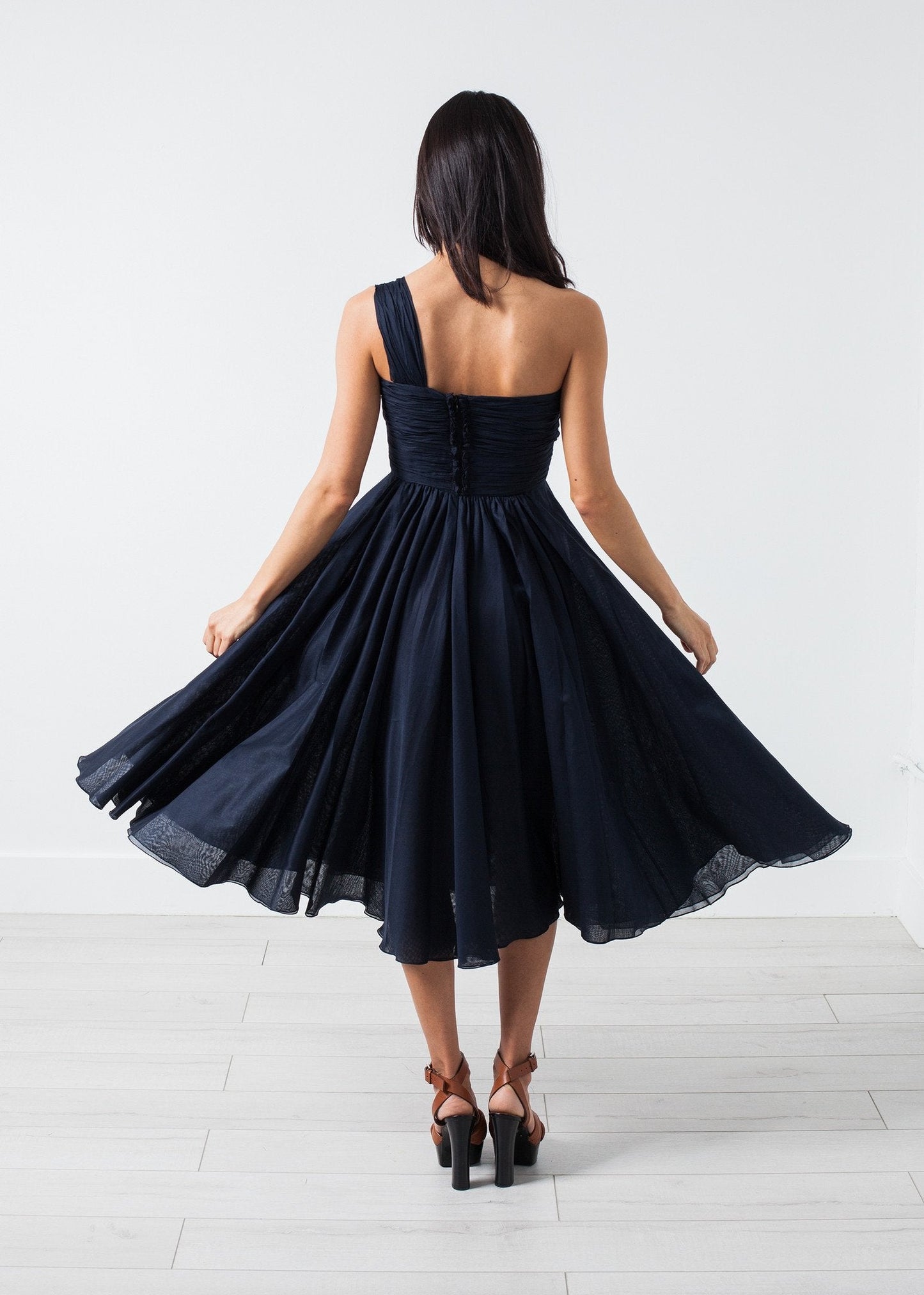 Abito monospalla in blu navy