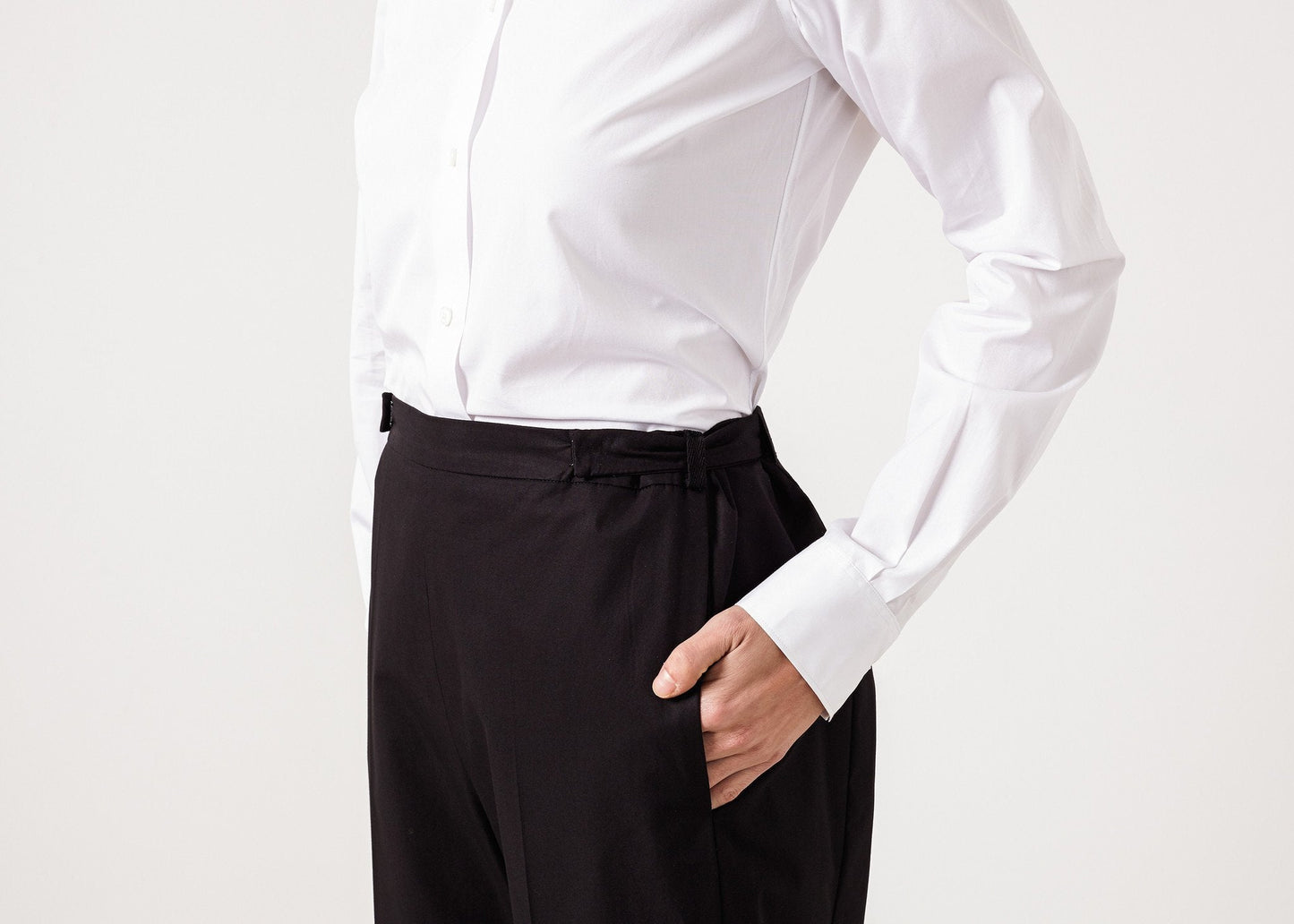 Pantalón ancho cropped en negro