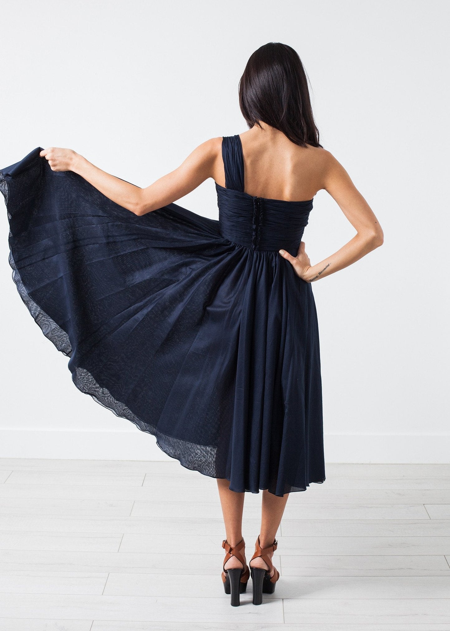 Abito monospalla in blu navy