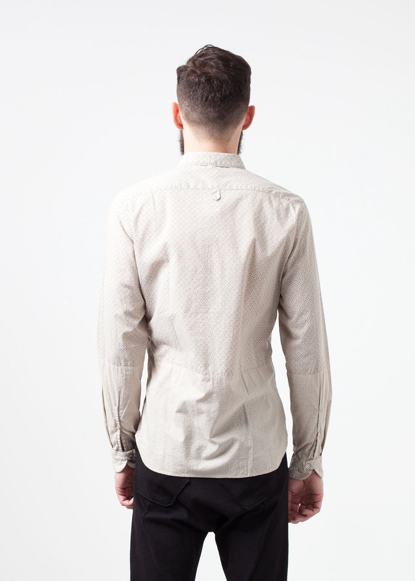 Boutonné à motifs en beige