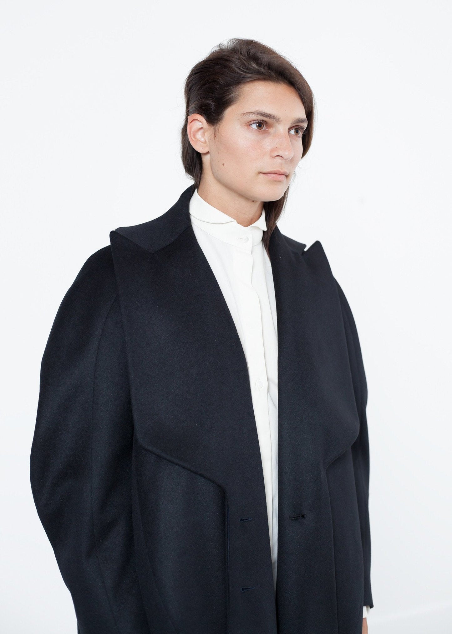 Manteau cocon Shahmeena en noir
