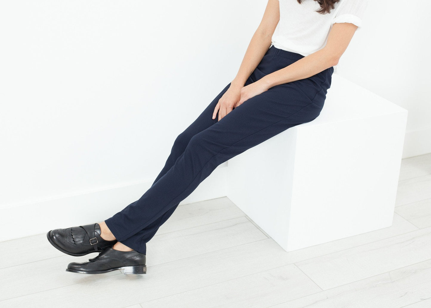 Einfache schmale Hose in Marineblau
