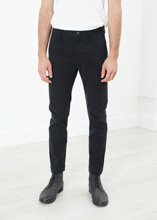 Chino de Hombre en Negro