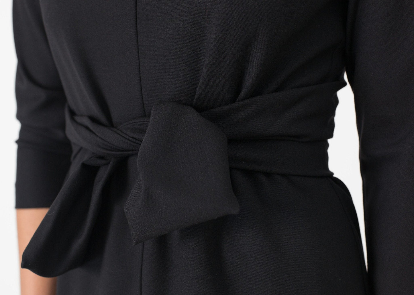 Robe à nouer à la taille en noir
