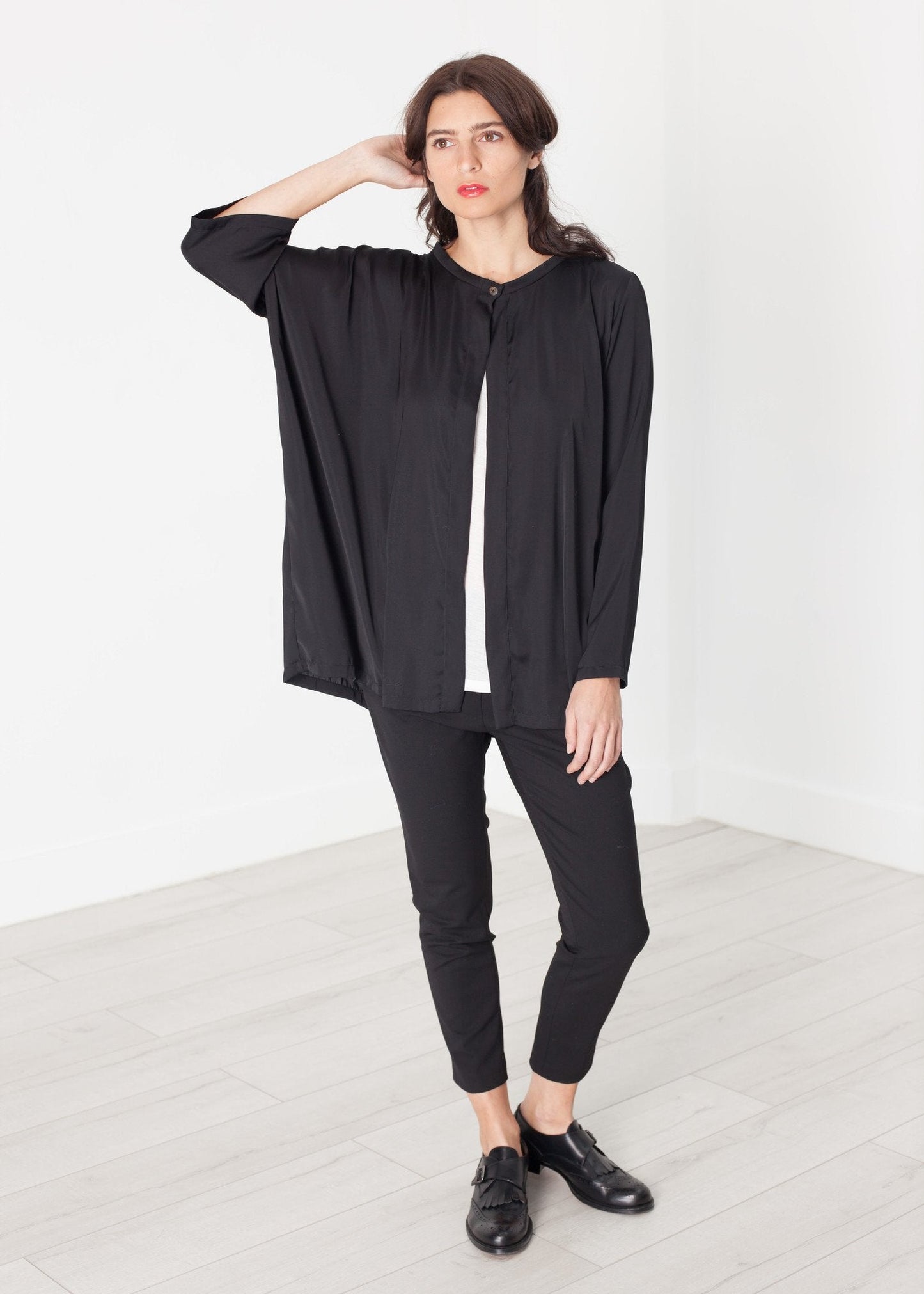 Obalanserad cardigan i svart