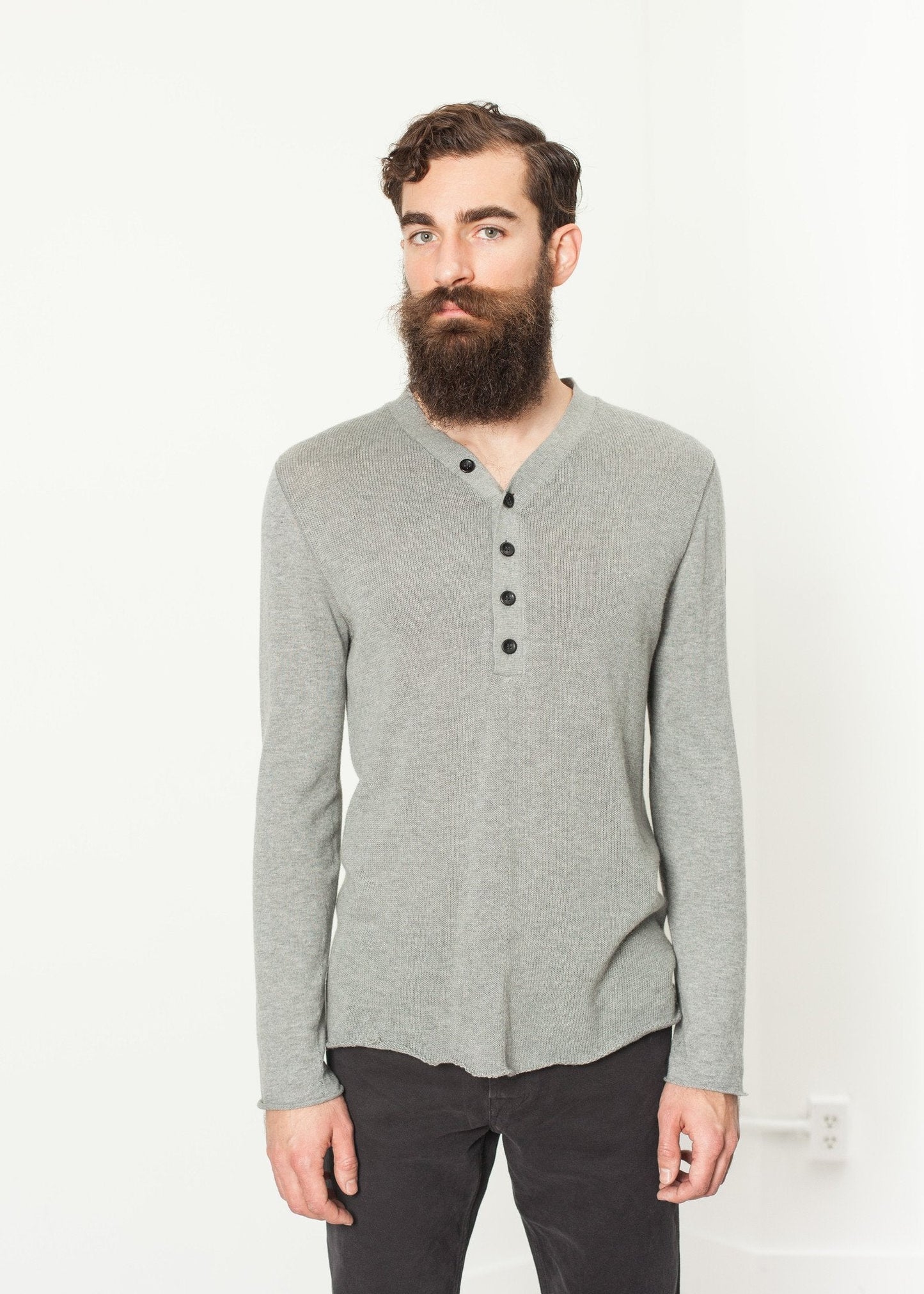 Henley de Garbo en gris