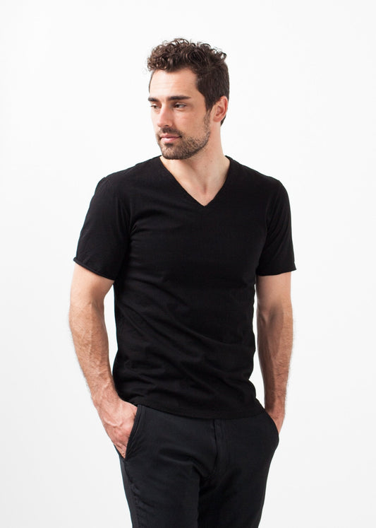 T-shirt med V-ringad