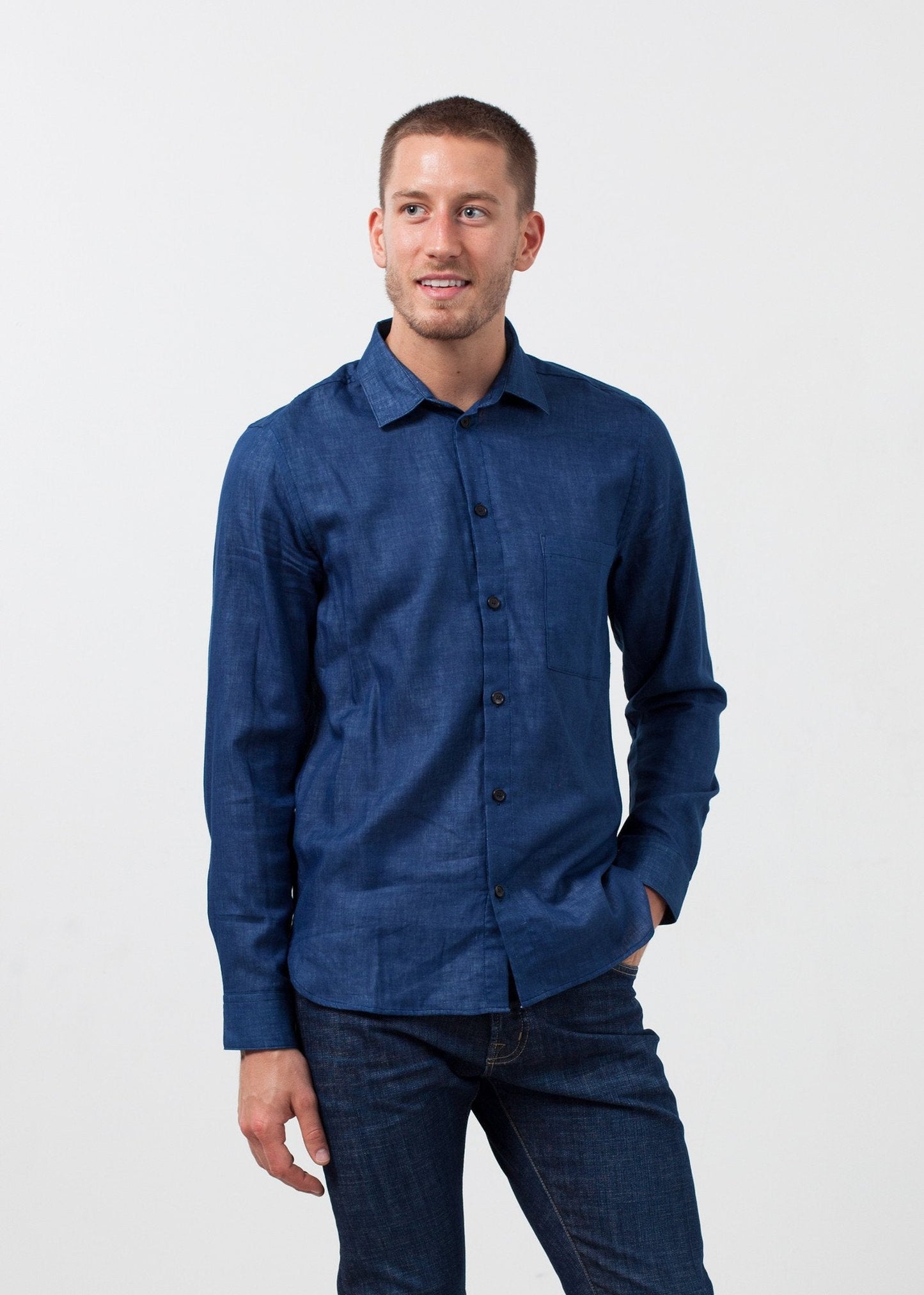 Lässiges Indigo-Hemd