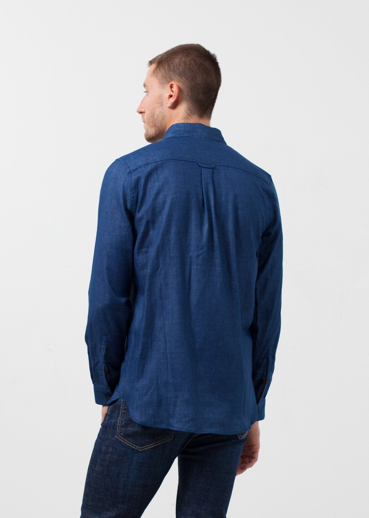 Lässiges Indigo-Hemd