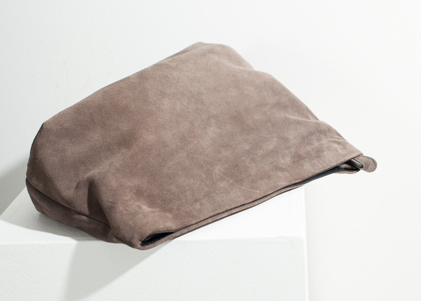 Borsa Fantasma in Fango