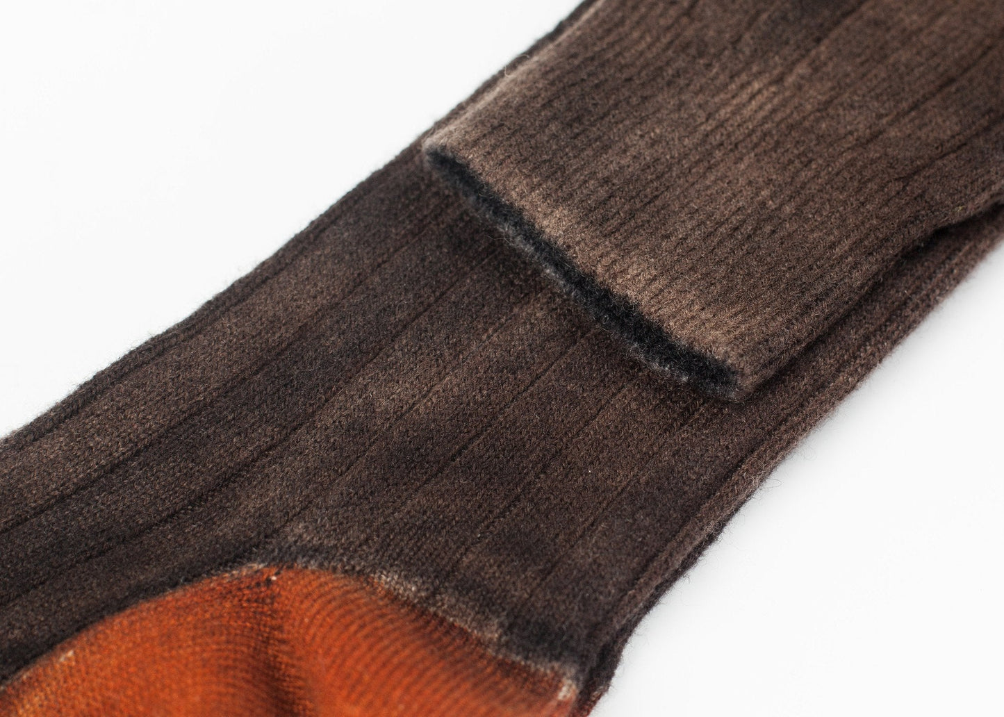 Cashmere stickad strumpa i brons